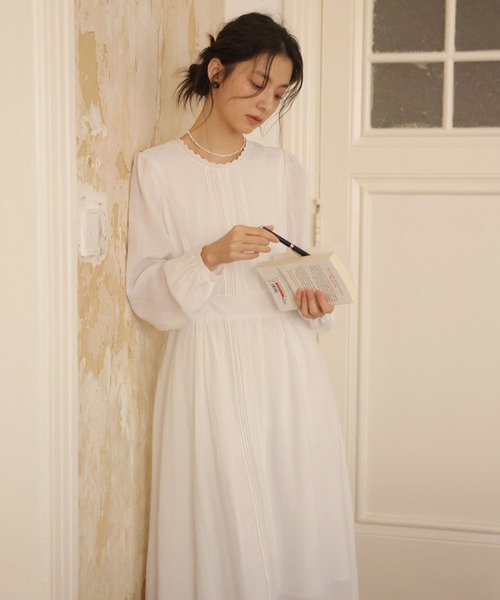 ＆soiree（アンドソワレ）の「ピンタックハイネックフレアワンピース（ワンピース・レディース・ホワイト・SMALL/LARGE/MEDIUM）」の7枚目の写真