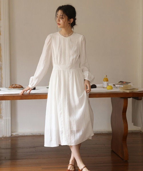 ＆soiree（アンドソワレ）の「ピンタックハイネックフレアワンピース（ワンピース・レディース・ホワイト・SMALL/LARGE/MEDIUM）」の2枚目の写真