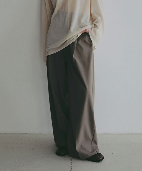 ETRE TOKYO（エトレトウキョウ）の「【先行予約限定 10%OFF】リネンライクエアリータックパンツ（その他パンツ・レディース・ネイビー/カーキ/グレー・S/M）」の2枚目の写真