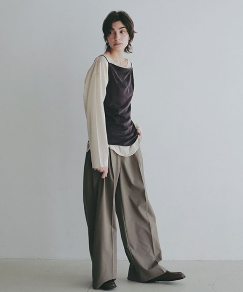 ETRE TOKYO（エトレトウキョウ）の「【先行予約限定 10%OFF】リネンライクエアリータックパンツ（その他パンツ・レディース・ネイビー/カーキ/グレー・S/M）」の12枚目の写真