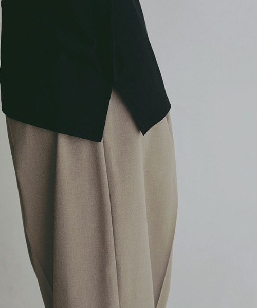 ETRE TOKYO（エトレトウキョウ）の「【先行予約限定 10%OFF】リネンライクエアリータックパンツ（その他パンツ・レディース・ネイビー/カーキ/グレー・S/M）」の16枚目の写真