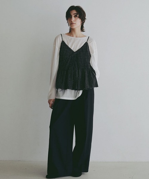 ETRE TOKYO（エトレトウキョウ）の「【先行予約限定 10%OFF】リネンライクエアリータックパンツ（その他パンツ・レディース・ネイビー/カーキ/グレー・S/M）」の4枚目の写真