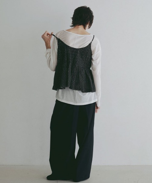 ETRE TOKYO（エトレトウキョウ）の「【先行予約限定 10%OFF】リネンライクエアリータックパンツ（その他パンツ・レディース・ネイビー/カーキ/グレー・S/M）」の6枚目の写真