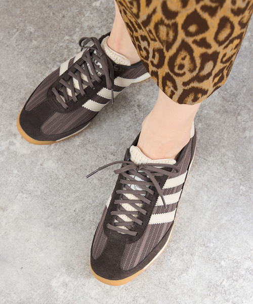 IENA(イエナ)の「adidas originals SL72 OG W スニーカー KJ6147/JQ9870(スニーカー・レディース・アイボリー/ブラウン・24.5cm/24cm/25cm/23.5cm/23cm)」の20枚目の写真