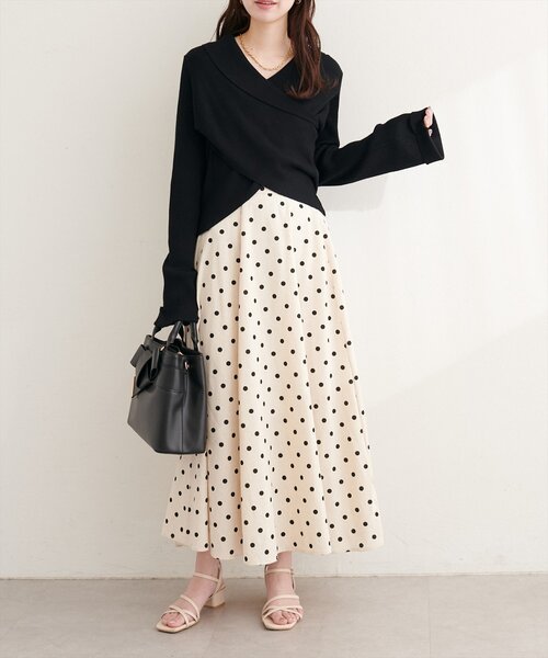 natural couture（ナチュラルクチュール）の「カシュクールフレア袖ニット（ニット/セーター・レディース・ピンク/オフホワイト/ブラック/サックスブルー/グレイッシュベージュ・FREE）」の14枚目の写真