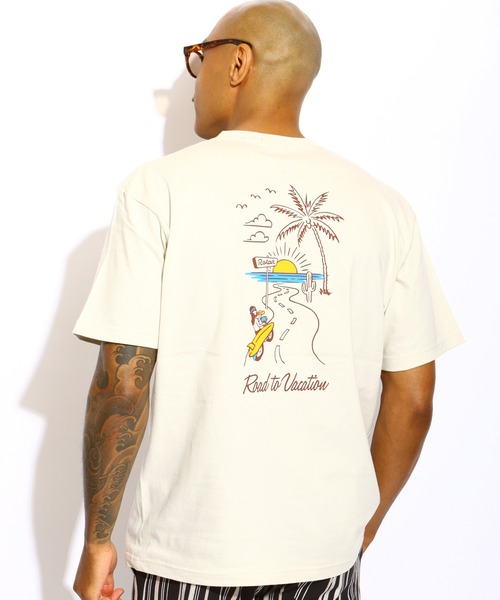 ROTAR(ローター)の「Road to Vacation Tee(Tシャツ/カットソー・メンズ・ネイビー/サンドグレー/ブラック系その他/オレンジ系その他・SMALL/MEDIUM/LARGE/X-LARGE)」の1枚目の写真