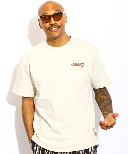 ROTAR(ローター)の「Road to Vacation Tee(Tシャツ/カットソー・メンズ・ネイビー/サンドグレー/ブラック系その他/オレンジ系その他・SMALL/MEDIUM/LARGE/X-LARGE)」の5枚目の写真