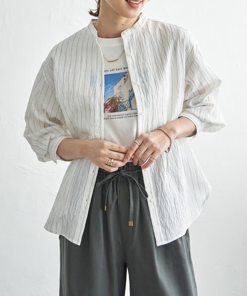 ikka（イッカ）の「【雑誌InRed5月号掲載】冷感リネンバンドカラーシャツ（シャツ/ブラウス・レディース・チャコール/ライトグリーン/ピンク/ブルー/ホワイト/グレイッシュベージュ・L/M/S）」の2枚目の写真