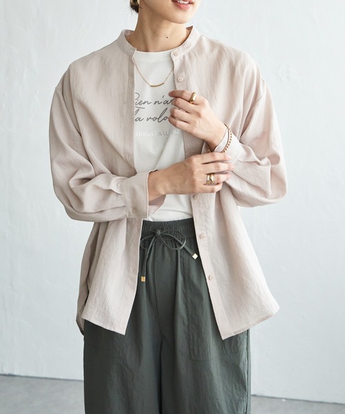 ikka（イッカ）の「【雑誌InRed5月号掲載】冷感リネンバンドカラーシャツ（シャツ/ブラウス・レディース・チャコール/ライトグリーン/ピンク/ブルー/ホワイト/グレイッシュベージュ・L/M/S）」の4枚目の写真