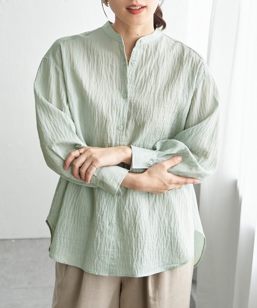 ikka（イッカ）の「【雑誌InRed5月号掲載】冷感リネンバンドカラーシャツ（シャツ/ブラウス・レディース・チャコール/ライトグリーン/ピンク/ブルー/ホワイト/グレイッシュベージュ・L/M/S）」の5枚目の写真