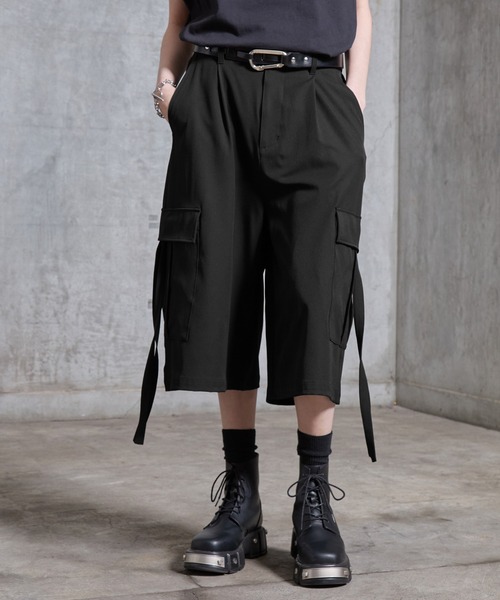 SERACE（セラス）の「【SERACE】Loose drape mode wide cargo half pants / ルーズドレープモードワイドカーゴハーフパンツ（カーゴパンツ・メンズ・ライトグレー/ブラック・L/M/S）」の6枚目の写真