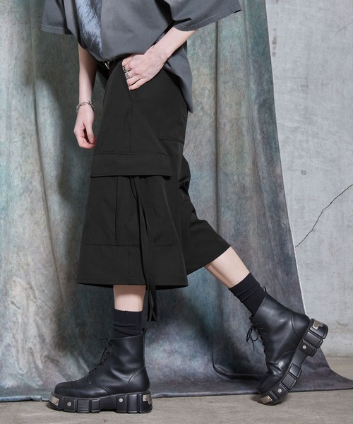 SERACE（セラス）の「【SERACE】Loose drape mode wide cargo half pants / ルーズドレープモードワイドカーゴハーフパンツ（カーゴパンツ・メンズ・ライトグレー/ブラック・L/M/S）」の10枚目の写真