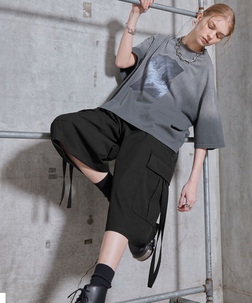 SERACE（セラス）の「【SERACE】Loose drape mode wide cargo half pants / ルーズドレープモードワイドカーゴハーフパンツ（カーゴパンツ・メンズ・ライトグレー/ブラック・L/M/S）」の12枚目の写真