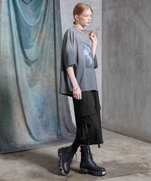 SERACE（セラス）の「【SERACE】Loose drape mode wide cargo half pants / ルーズドレープモードワイドカーゴハーフパンツ（カーゴパンツ・メンズ・ライトグレー/ブラック・L/M/S）」の17枚目の写真