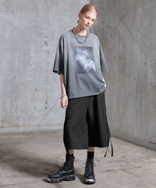 SERACE（セラス）の「【SERACE】Loose drape mode wide cargo half pants / ルーズドレープモードワイドカーゴハーフパンツ（カーゴパンツ・メンズ・ライトグレー/ブラック・L/M/S）」の18枚目の写真