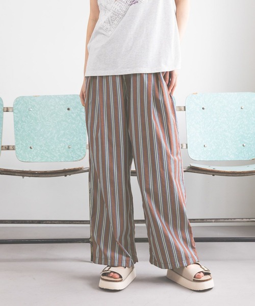 niko and...（ニコアンド）の「Gardenタックプリントパンツ（その他パンツ・レディース・ホワイト/ベージュ/ブルー/ブラウン・FREE）」の2枚目の写真