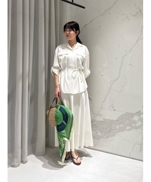 allureville(アルアバイル)の「フィブリルターンバックシャツ(シャツ/ブラウス・レディース・ベージュ/ネイビー/ホワイト・2)」の4枚目の写真