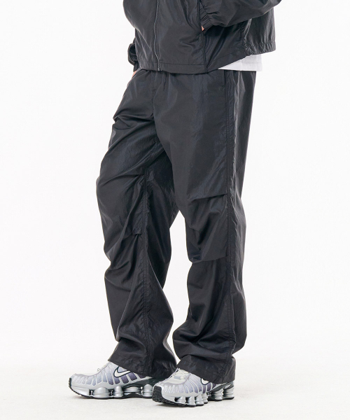 CHASECULT(チェイスカルト)の「男性グロッシーワイドパンツ-FBRK2241C09(その他パンツ・メンズ・ダークグレー・70/76/82/86)」の2枚目の写真