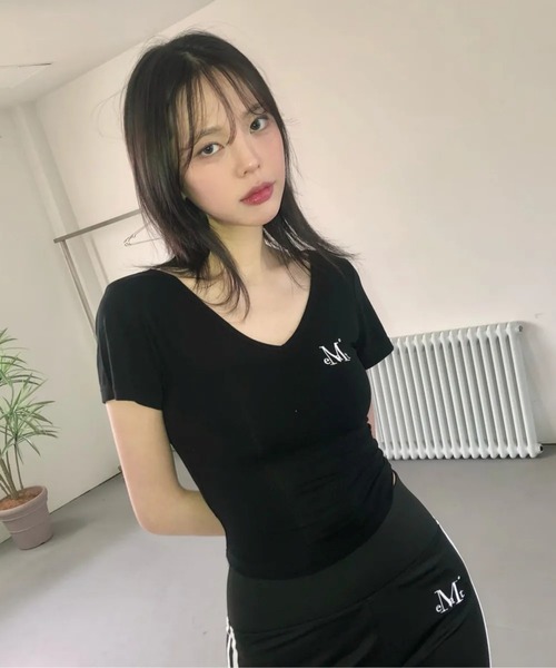 MUCENT(ムセント)の「MUCENT/ONYX Vネックトップス(Tシャツ/カットソー・レディース・グレー/ブラック/ホワイト・FREE)」の6枚目の写真
