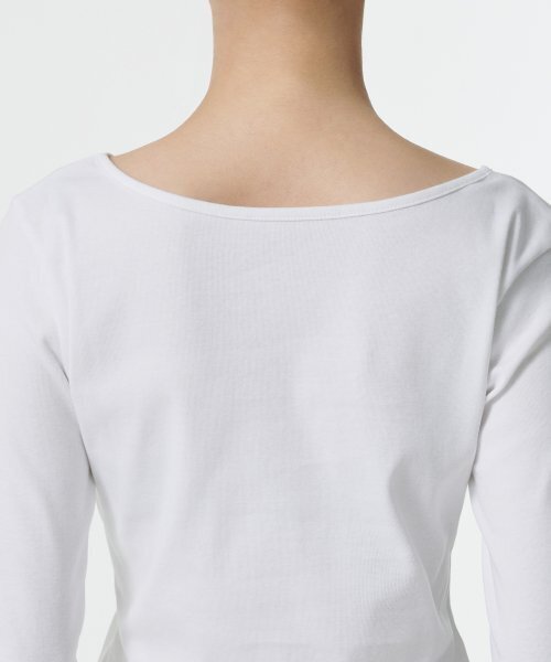 MUSINSA STANDARD WOMAN（ムシンサスタンダードウーマン）の「ウィメンズスリムクロップリバーシブルネック長袖Tシャツ[ホワイト]（Tシャツ/カットソー・レディース・その他・SMALL/MEDIUM/LARGE/X-SMALL）」の4枚目の写真