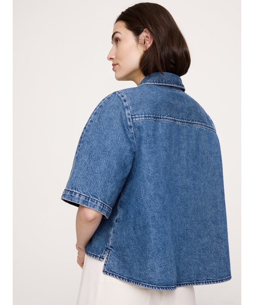 Banana Republic(バナナリパブリック)の「デニム フレアスリーブ ジャケット(デニムジャケット・レディース・インディゴブルー・XS/S/M/L)」の3枚目の写真