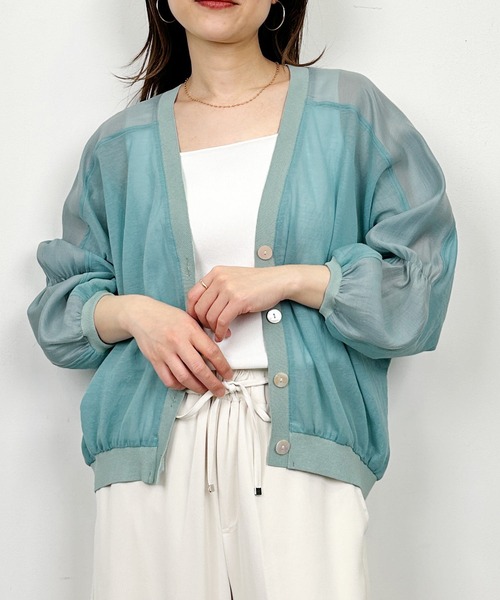 PICCIN(ピッチン)の「布帛切り替えVネックカーディガン(カーディガン/ボレロ・レディース・サックスブルー/グレイッシュベージュ/ブラック・M)」の3枚目の写真