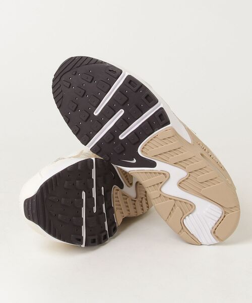 NIKE(ナイキ)の「ナイキ NIKE ナイキ エア マックス エクシー SE(スニーカー・レディース・ホワイト・23.0cm/23.5cm/24.0cm/24.5cm/25.0cm)」の10枚目の写真