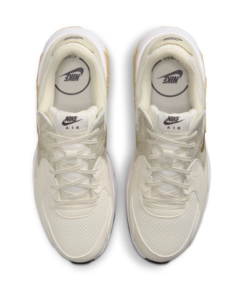 NIKE(ナイキ)の「ナイキ NIKE ナイキ エア マックス エクシー SE(スニーカー・レディース・ホワイト・23.0cm/23.5cm/24.0cm/24.5cm/25.0cm)」の4枚目の写真