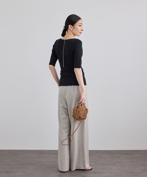 SALON adam et rope'(サロン アダム エ ロペ)の「ハイウェットテレコ2WAYネックT(Tシャツ/カットソー・レディース・ブラック/オフホワイト・FREE)」の11枚目の写真