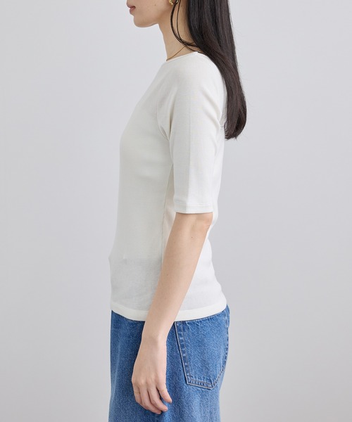 SALON adam et rope'(サロン アダム エ ロペ)の「ハイウェットテレコ2WAYネックT(Tシャツ/カットソー・レディース・ブラック/オフホワイト・FREE)」の13枚目の写真
