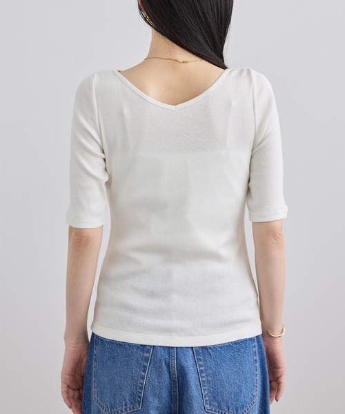SALON adam et rope'(サロン アダム エ ロペ)の「ハイウェットテレコ2WAYネックT(Tシャツ/カットソー・レディース・ブラック/オフホワイト・FREE)」の14枚目の写真
