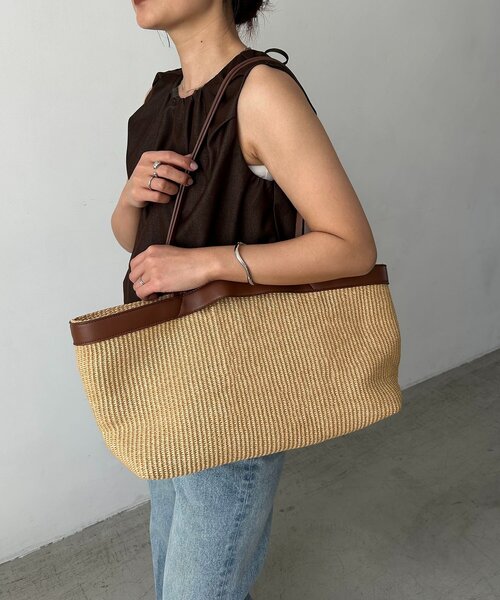 CAPRICIEUX LE'MAGE(カプリシューレマージュ)の「コンビワイドBAG(ショルダーバッグ・レディース・ブラック/ベージュ・FREE)」の11枚目の写真
