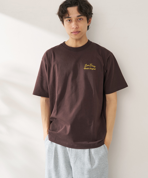 BEN DAVIS（ベンデイビス）の「Ben Davis 別注 エイシャキシシュウTシャツ（Tシャツ/カットソー・メンズ・ホワイト/ブラウン・LARGE/MEDIUM）」の3枚目の写真
