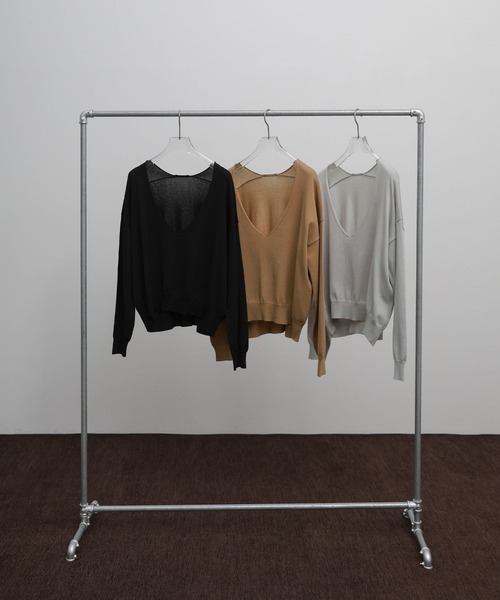 select MOCA Et(セレクトモカエト)の「【Et】Minimal V-Neck Simple Tops(ニット/セーター・レディース・ブラック/ライトグレー/キャメル・FREE)」の19枚目の写真