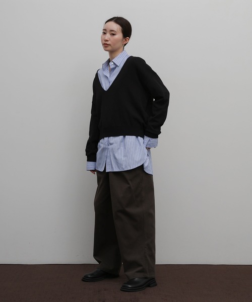 select MOCA Et(セレクトモカエト)の「【Et】Minimal V-Neck Simple Tops(ニット/セーター・レディース・ブラック/ライトグレー/キャメル・FREE)」の18枚目の写真