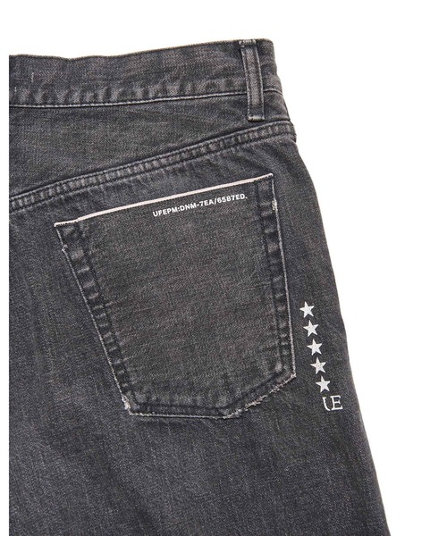 uniform experiment(ユニフォームエクスペリメント)の「DAMAGED DENIM WIDE-FIT JEANS(デニムパンツ・メンズ・インディゴブルー/ブラック・4/1/2/3/5)」の6枚目の写真