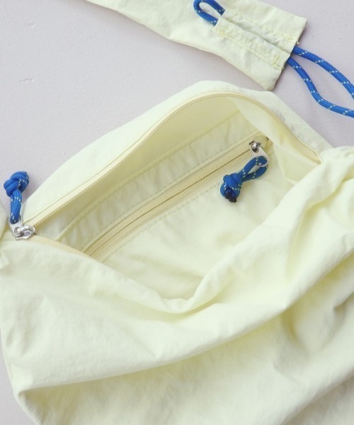 EARTH MADE（アースメイド）の「NYLON PARACORD BONSAC（ショルダーバッグ・レディース・ストーン/ベージュ/ブラック/ダークグリーン/ネイビー/ブラウン/ライトグレー/ピンクベージュ/スミクロ/グリーン/ブルーグレー/ボルドー/ダークグレー/イエロー・FREE）」の20枚目の写真