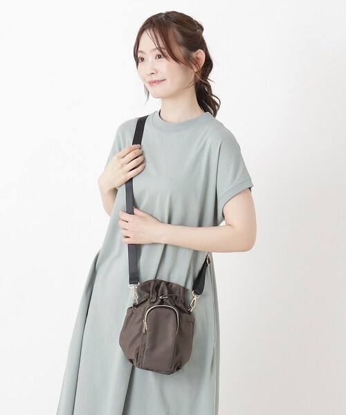 one'sterrace(ワンズテラス)の「SE ドローラスマートショルダー(ショルダーバッグ・レディース・ベージュ系その他7/グレー系その他7/ブラック系8・99)」の17枚目の写真