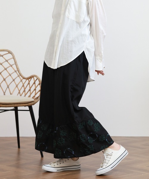 Emago(イマゴ)の「EMAGO 花ドット刺繍パンツ(その他パンツ・レディース・ブルー/ブラック/ホワイト・FREE)」の9枚目の写真