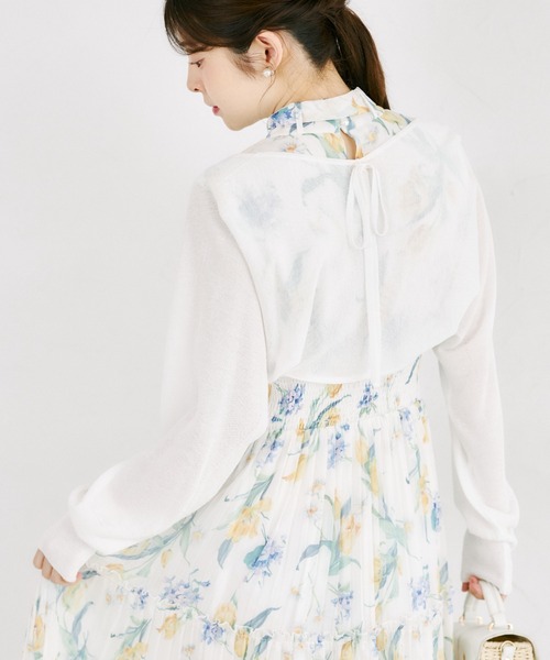 tocco closet(トッコ クローゼット)の「後ろリボン付きラメ入りドルマンスリーブボレロ(カーディガン/ボレロ・レディース・オフホワイト/ブラック/ピンクベージュ・M)」の3枚目の写真