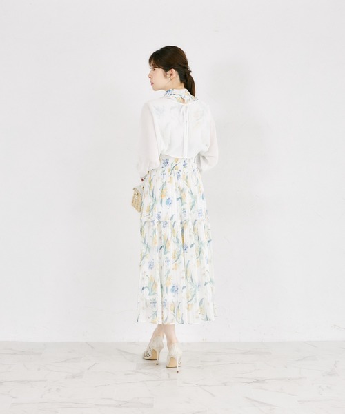 tocco closet(トッコ クローゼット)の「後ろリボン付きラメ入りドルマンスリーブボレロ(カーディガン/ボレロ・レディース・オフホワイト/ブラック/ピンクベージュ・M)」の5枚目の写真