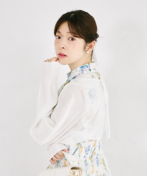 tocco closet(トッコ クローゼット)の「後ろリボン付きラメ入りドルマンスリーブボレロ(カーディガン/ボレロ・レディース・オフホワイト/ブラック/ピンクベージュ・M)」の9枚目の写真