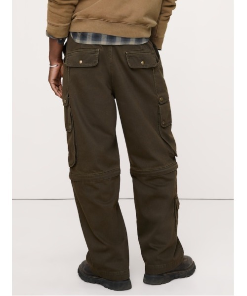 Banana Republic（バナナリパブリック）の「コットンツイル カーゴ コンバーチブルパンツ（その他パンツ・メンズ・ブラウン・29W 30L/32W 30L/31W 30L/30W 30L/34W 30L/33W 30L/28W 30L）」の3枚目の写真