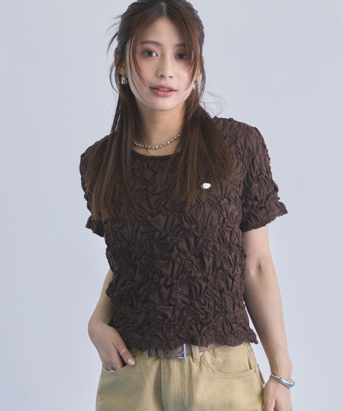 archives(アルシーヴ)の「シャーリングコンパクトTEE(Tシャツ/カットソー・レディース・ブラック/ブラウン/オフホワイト/イエロー・MEDIUM)」の3枚目の写真