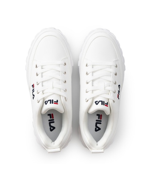 FILA（フィラ）の「SANDBLUST LOW / サンドブラストロー（スニーカー・レディース・ホワイト・27.5cm/28.0cm/29.0cm/24.5cm/25.0cm/25.5cm/26.0cm/26.5cm/27.0cm/23.0cm/23.5cm/24.0cm）」の2枚目の写真