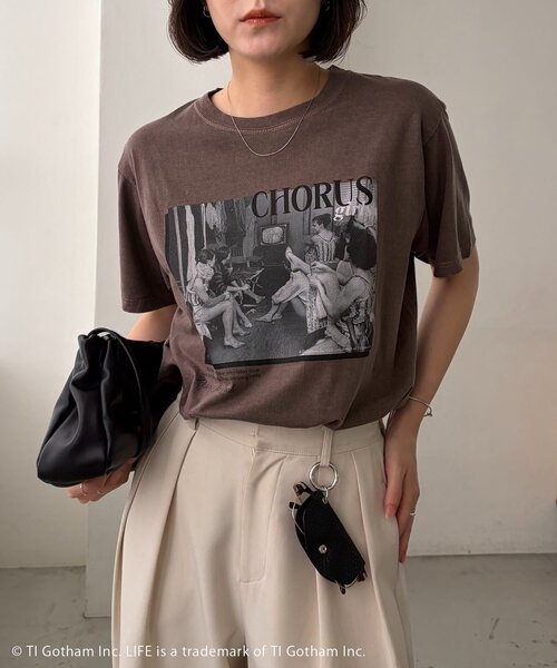 CAPRICIEUX LE'MAGE（カプリシューレマージュ）の「〈GOOD ROCK SPEED〉CHORUS PHOTO Tシャツ（Tシャツ/カットソー・レディース・ブラウン・FREE）」の2枚目の写真