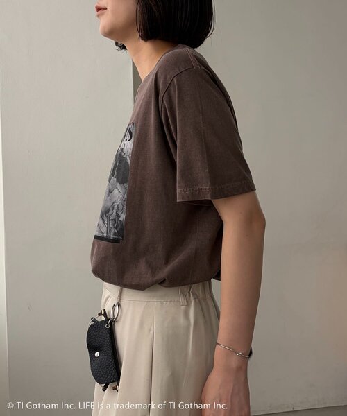 CAPRICIEUX LE'MAGE（カプリシューレマージュ）の「〈GOOD ROCK SPEED〉CHORUS PHOTO Tシャツ（Tシャツ/カットソー・レディース・ブラウン・FREE）」の4枚目の写真