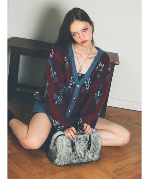 EVRIS(エヴリス)の「フェイクファーボストンBAG 500mlペットボトル収納可(ボストンバッグ・レディース・ピンク/ブラック/ブラウン・FREE)」の4枚目の写真
