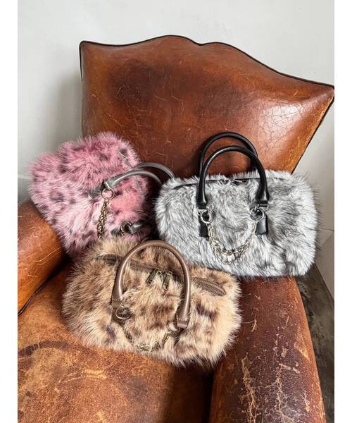 EVRIS(エヴリス)の「フェイクファーボストンBAG 500mlペットボトル収納可(ボストンバッグ・レディース・ピンク/ブラック/ブラウン・FREE)」の16枚目の写真