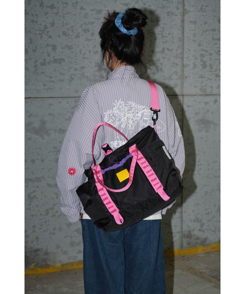 OFFWINTER(オフウィンター)の「【OFFWINTER】 アウトドア配色切替 多機能トートバッグ(魔女×航空シリーズ)(トートバッグ・メンズ・パープル/ブラック・FREE)」の2枚目の写真